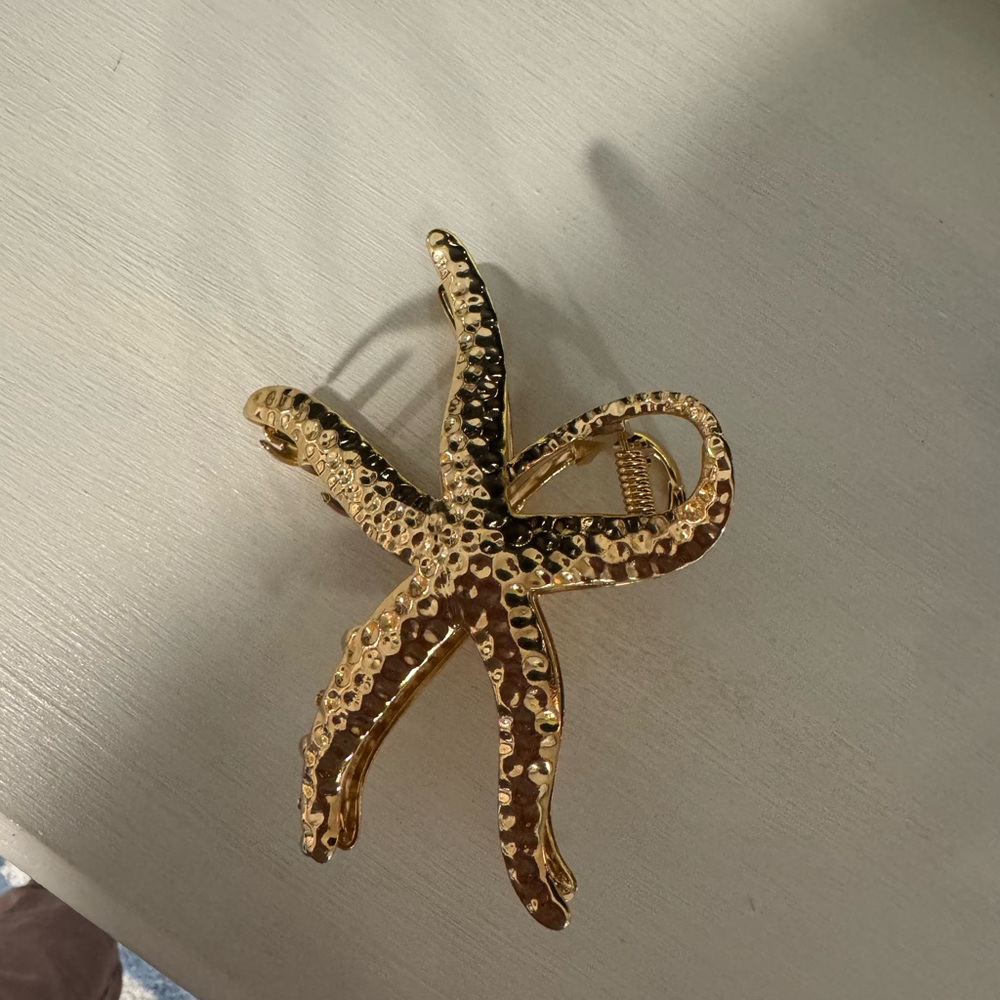 Gold Starfish Hair Clip